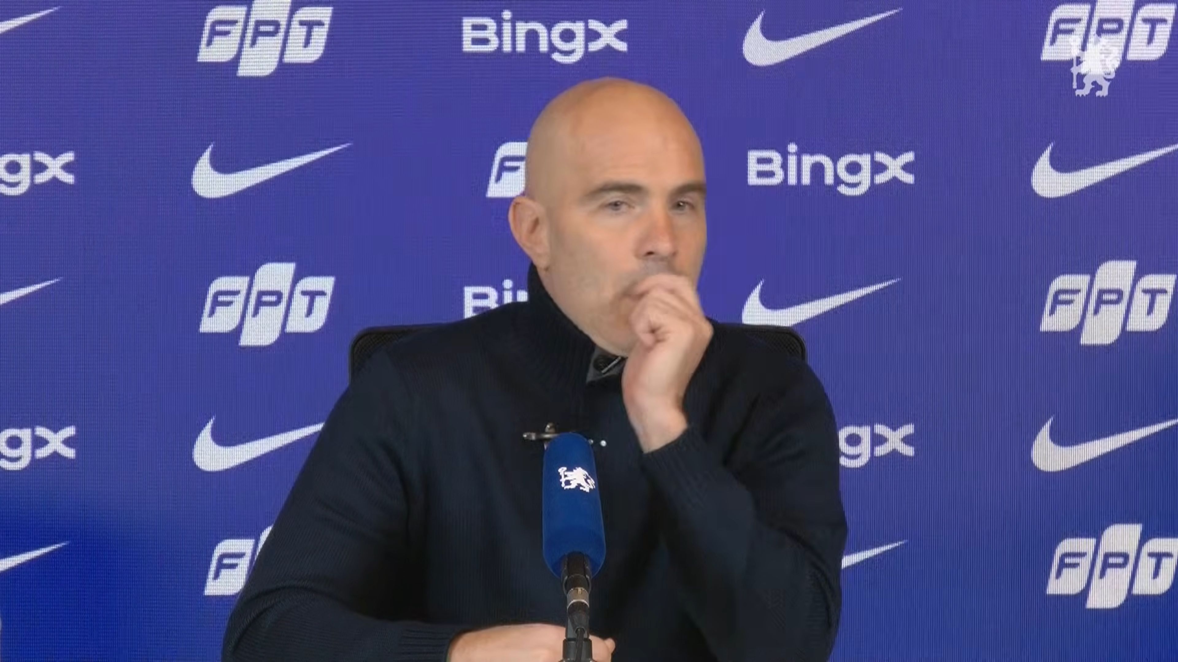 Enzo Maresca in a press conference.