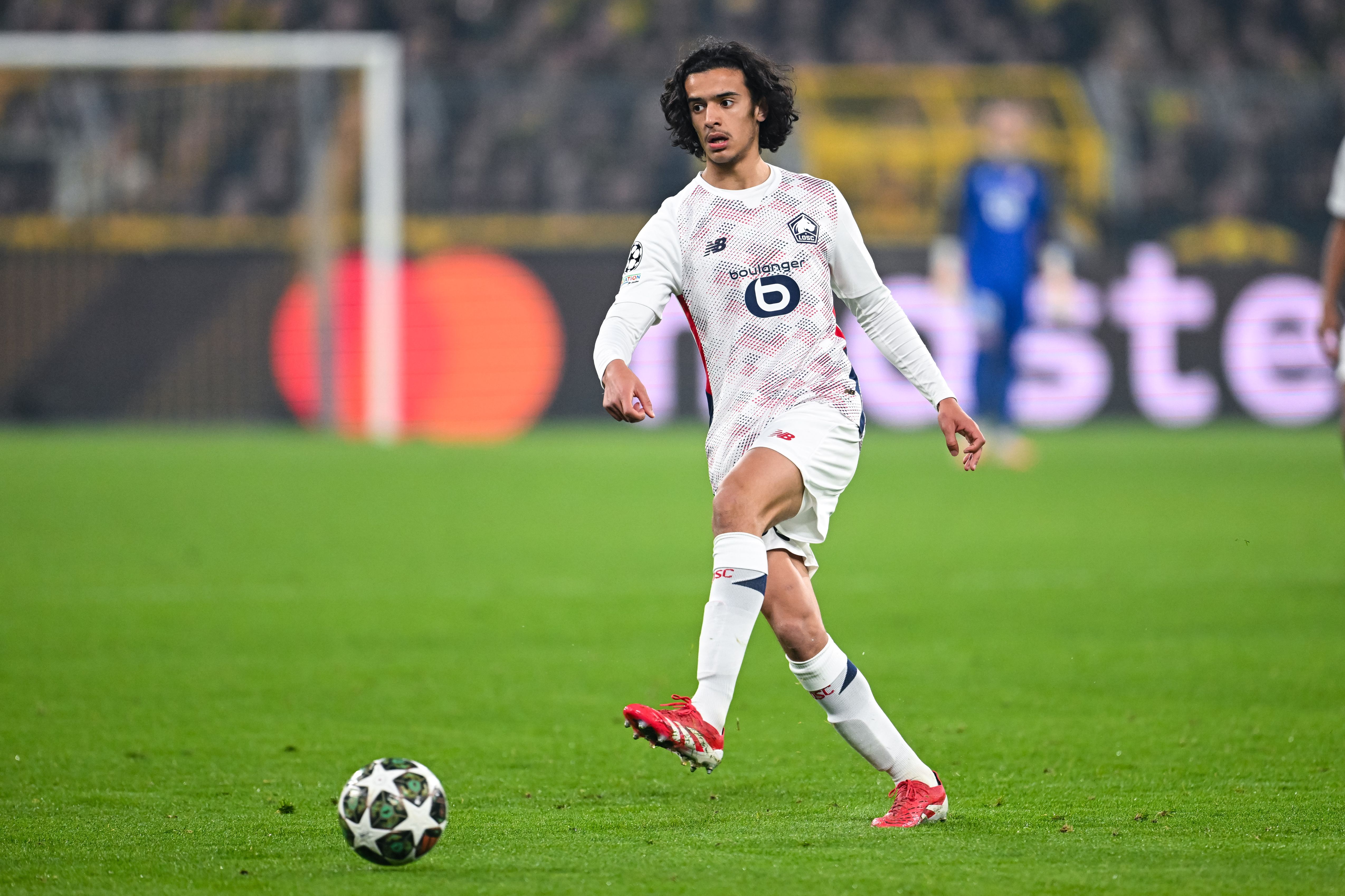 Ayyoub Bouaddi in action for Lille.