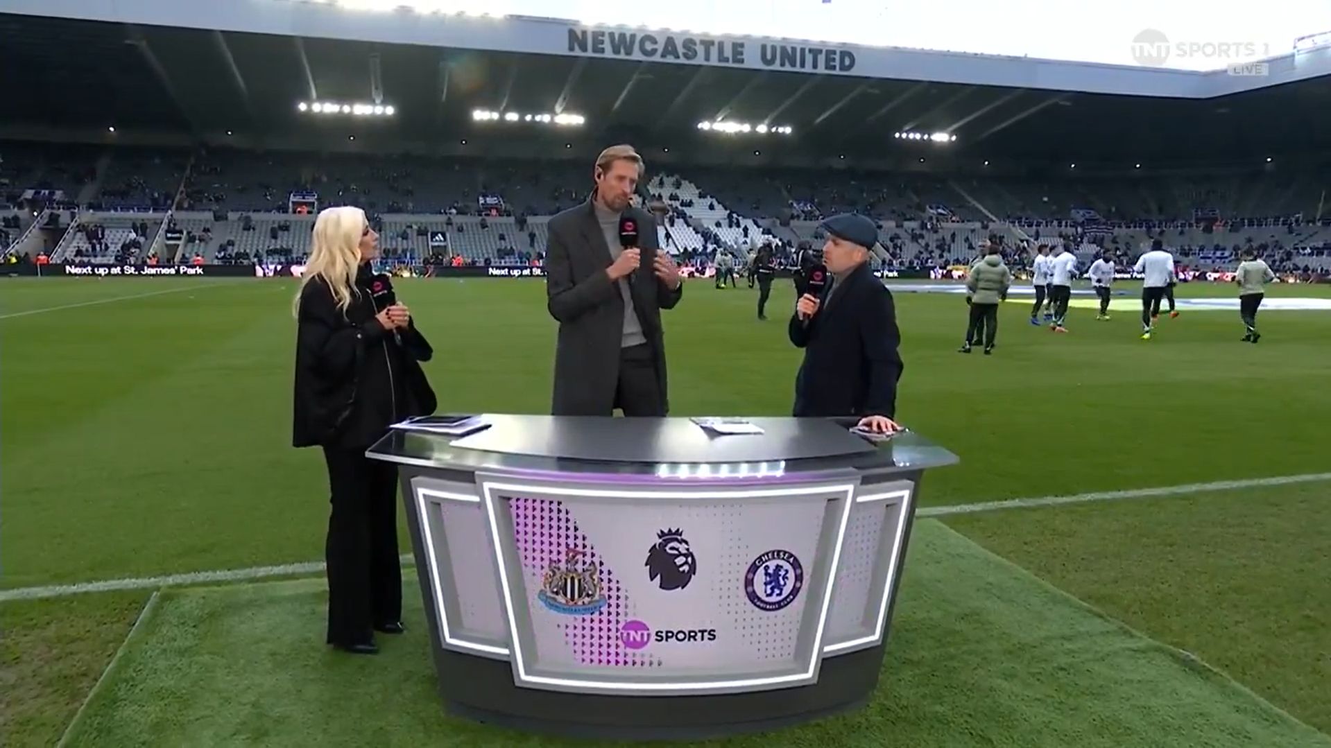 Peter Crouch and Joe Cole chat before kick off.