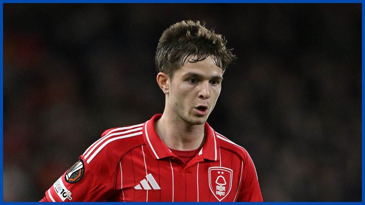 James McAtee playing for Nottingham Forest.