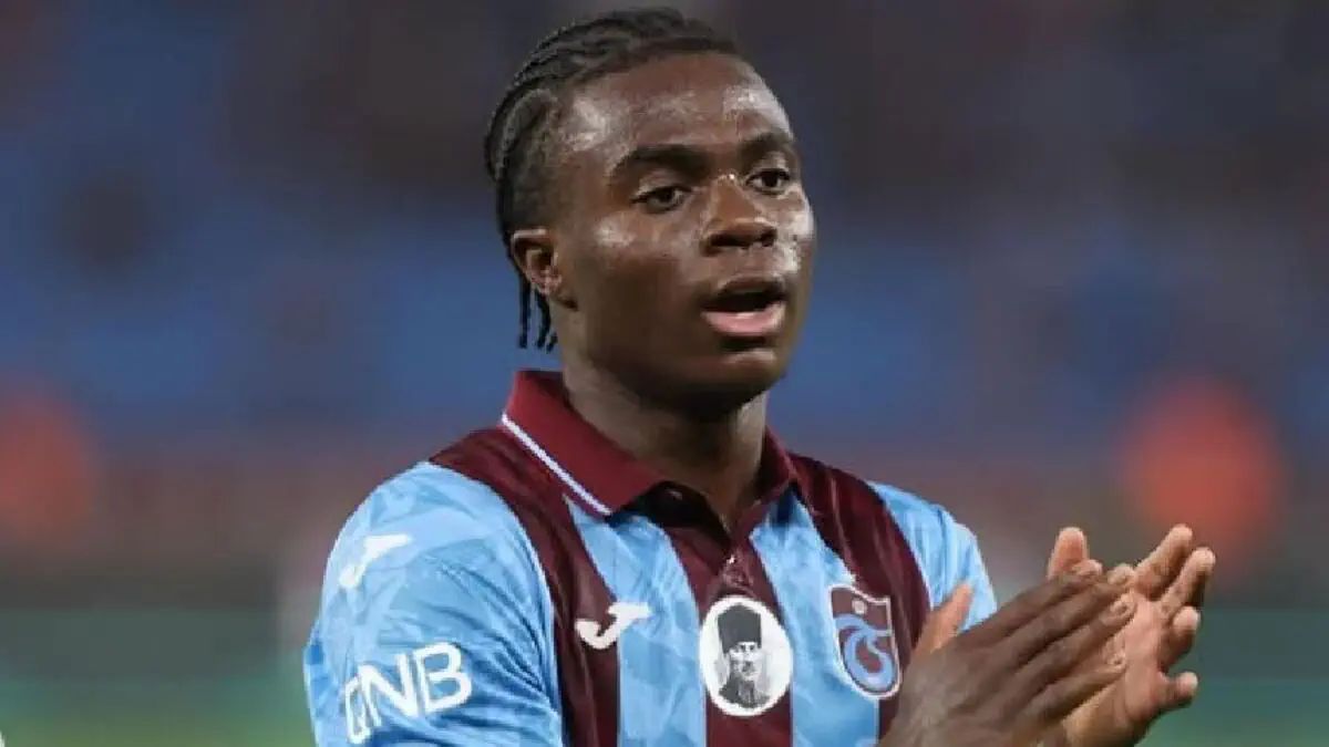 Christ Inao Oulaï in action for Trabzonspor.