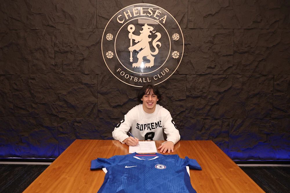 Ibrahim Rabbaj signs first professional contract with Chelsea.