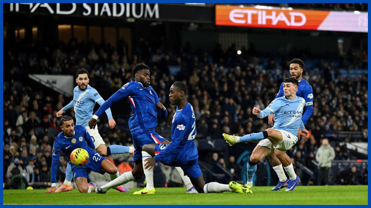A generic group of Chelsea defenders hold off Man City.