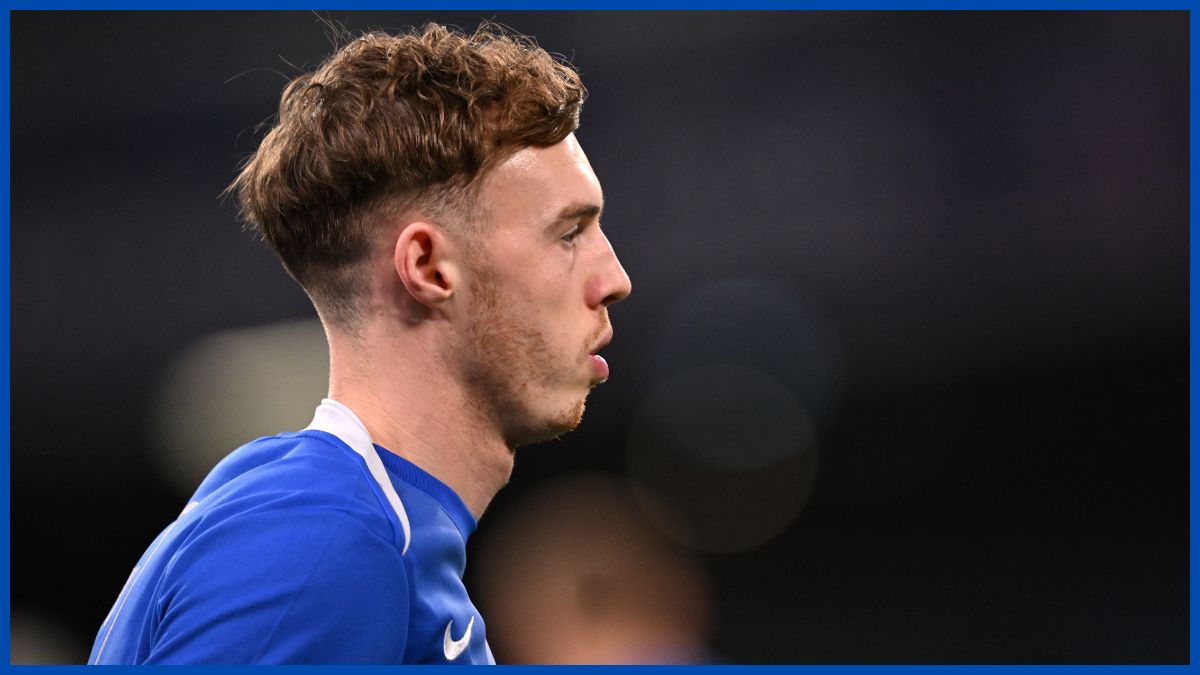 Cole Palmer warming up in Naples.