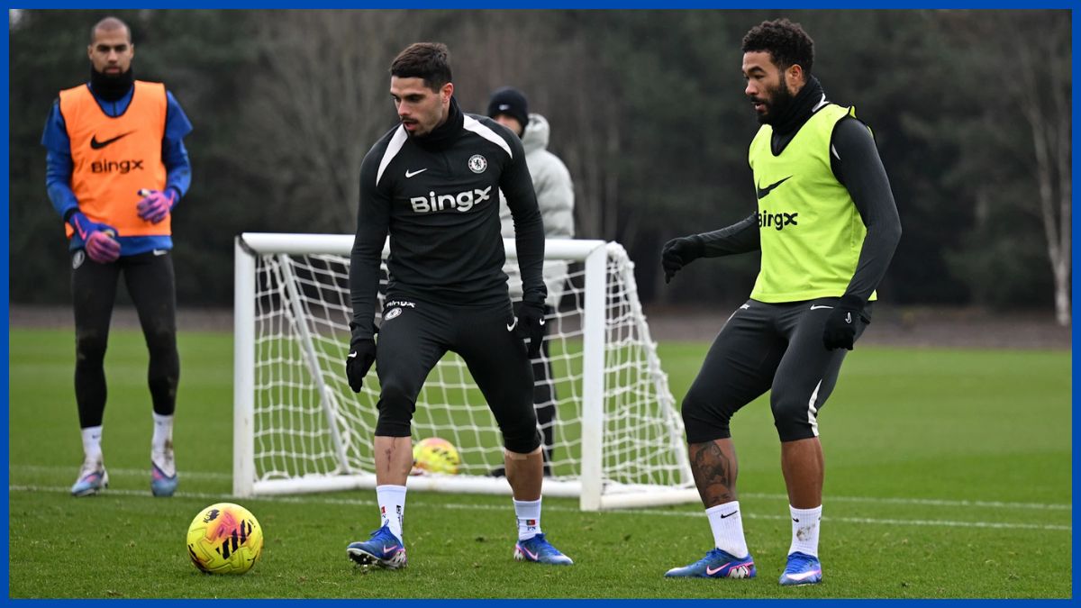 Pedro Neto and Reece James in training.