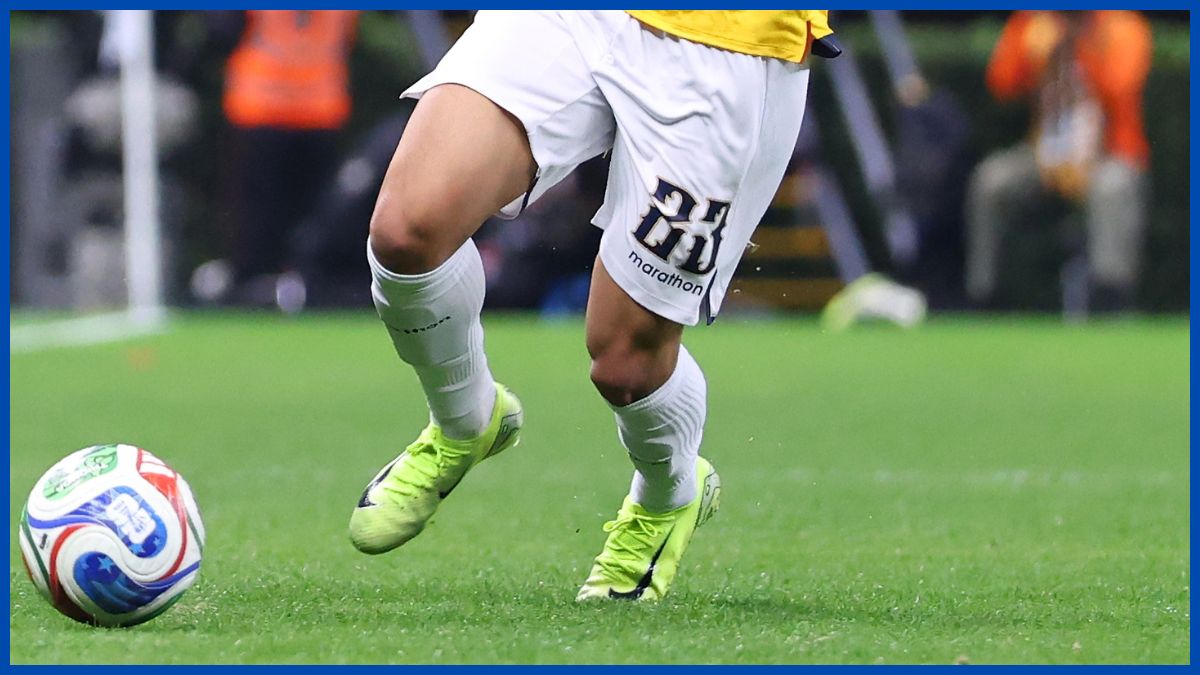 Patrik Mercado's legs.