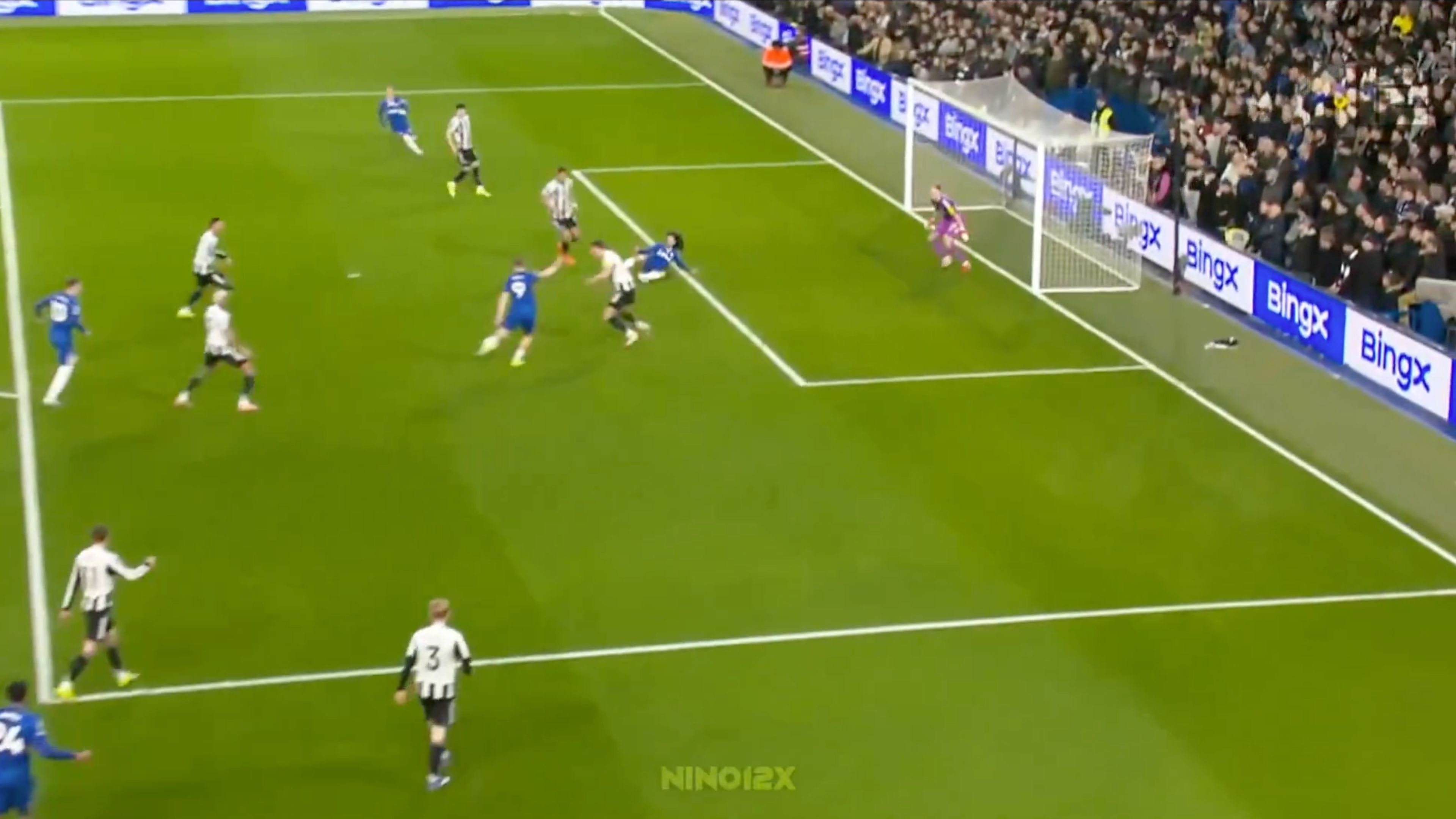 Liam Delap leathers one over the bar.