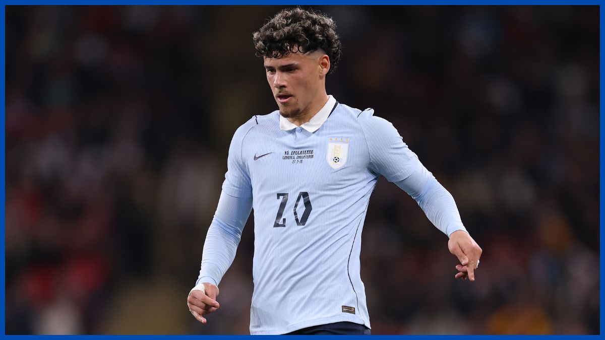 Maxi Araujo playing for Uruguay.