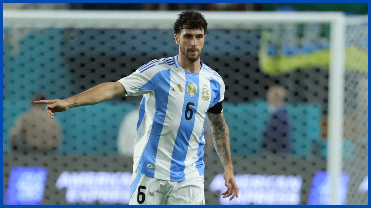 Marcos Senesi playing for Argentina.