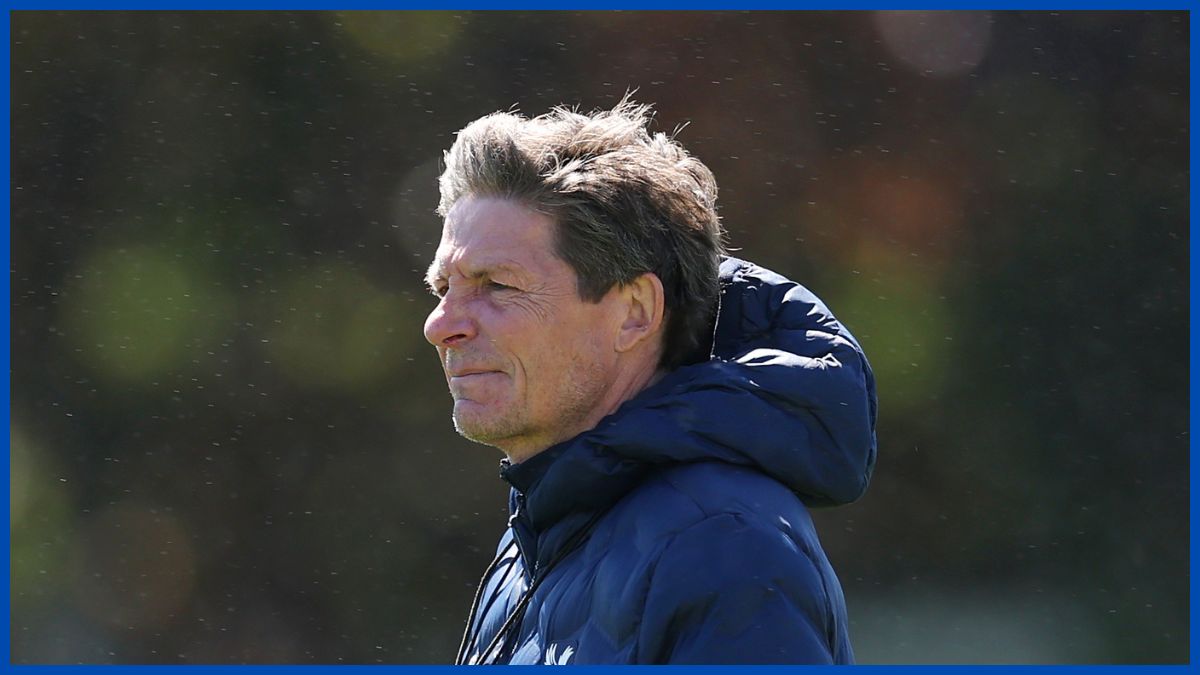 Oliver Glasner taking Crystal Palace training.