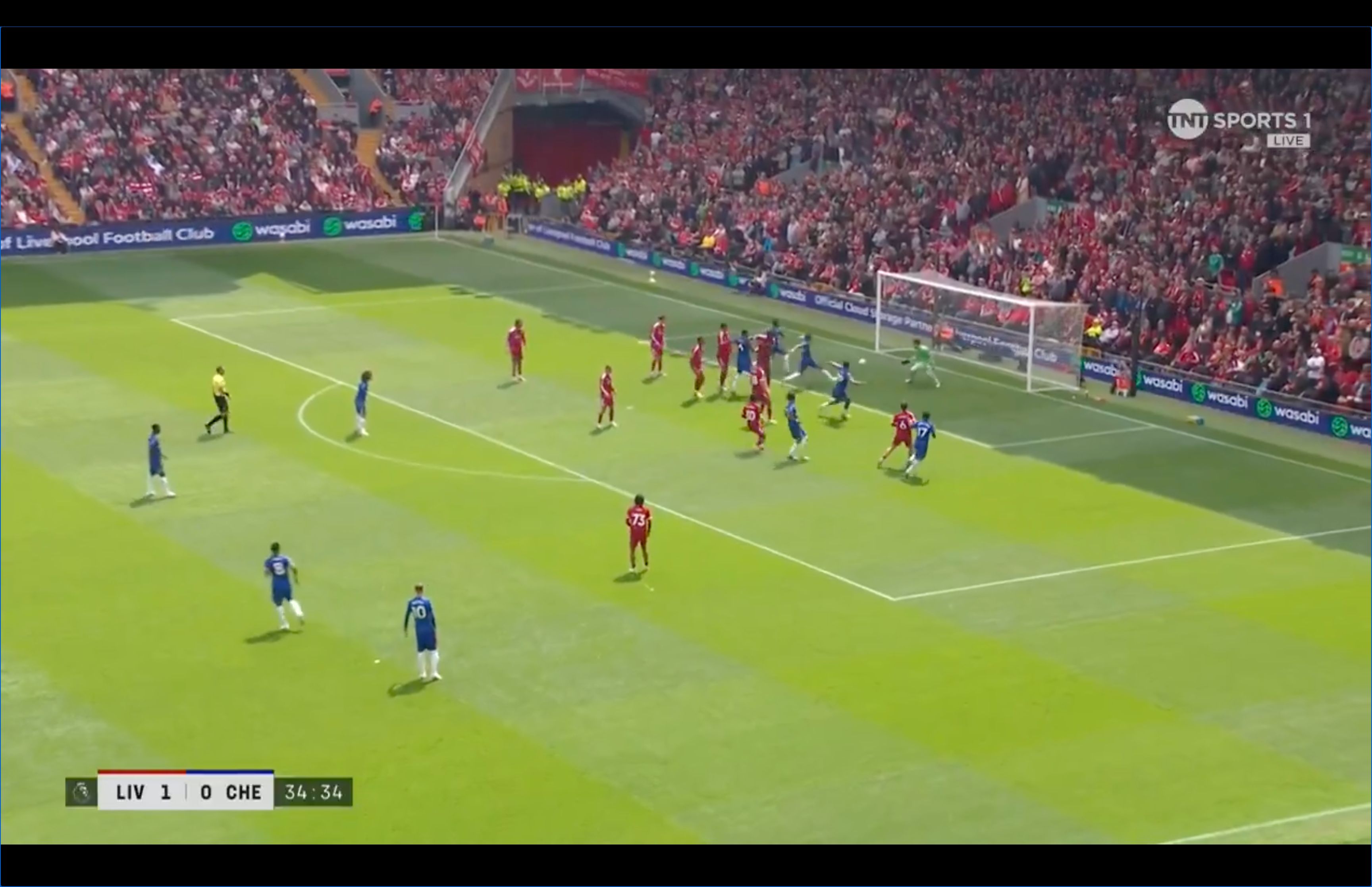 Enzo Fernandez's free kick flies all the way in.