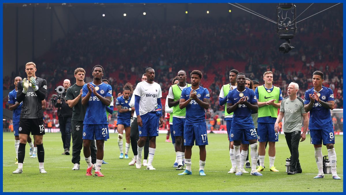 A generic group of Chelsea's squad at full time.